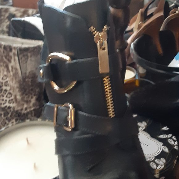 LA STRADA BLACK SHOE BOOTIE GOLD BUCKLE TRIM FALL FASHION PRE VIEW - Picture 3 of 7